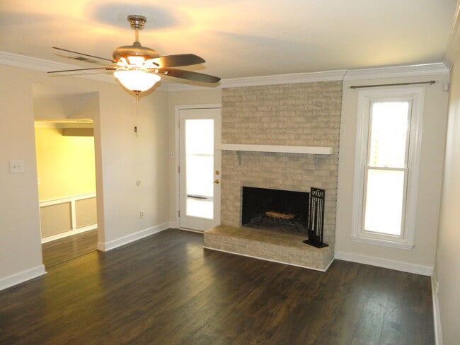 Building Photo - 230 Ronstadt Dr