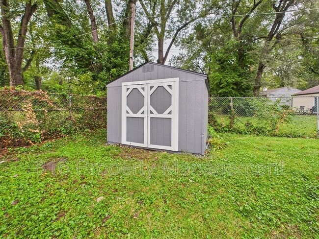 Building Photo - 8215 Ruskin Way