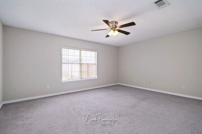 Building Photo - 2100 Blue Wind Dr