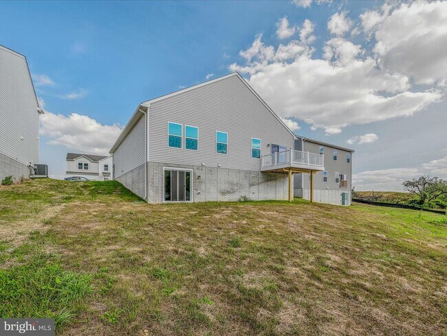 Building Photo - 290 Scoter Rd