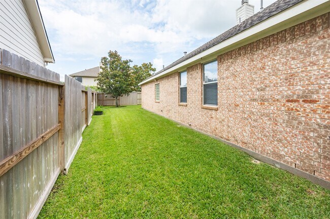 Building Photo - 13815 Normandy Ct