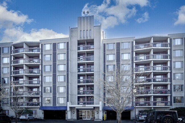 Building Photo - 1550 Worcester Rd