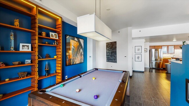 Building Photo - 3,400 SQFT CONDO IN DOWNTOWN CHAMPAIGN W/ ...