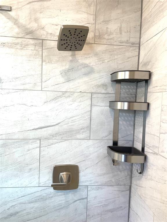 Building Photo - 807 E Riverside Dr