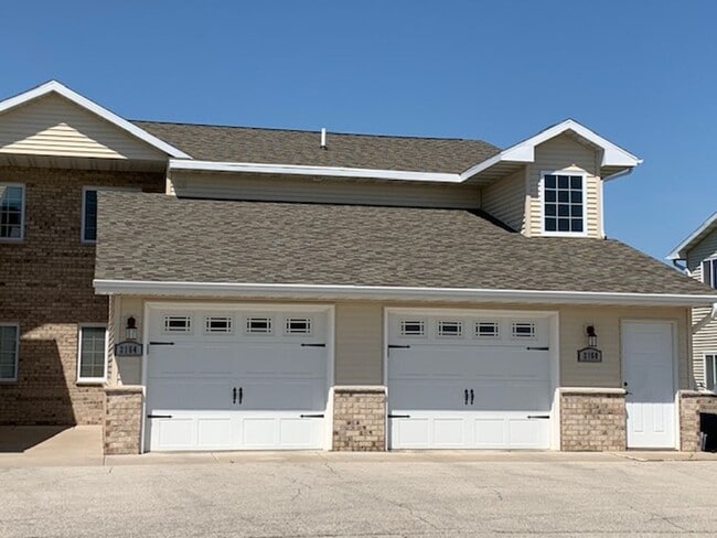 Primary Photo - 2 Bedroom, 2 Bathroom Lower Available