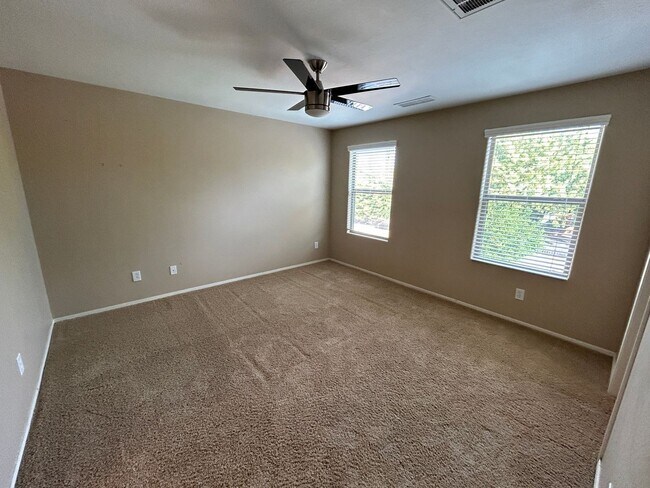 Building Photo - 26066 W Yukon Dr