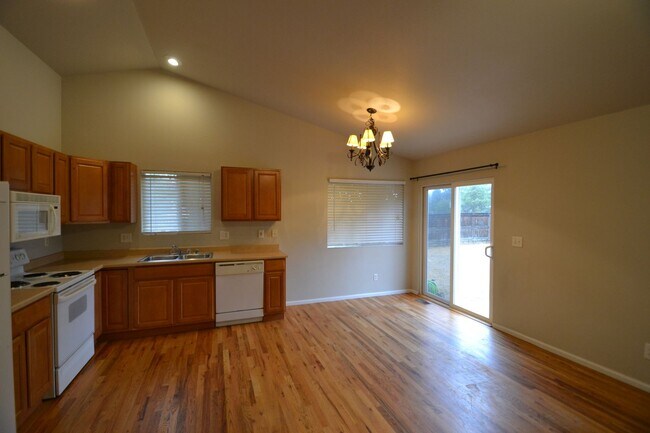 Building Photo - 3 bed, 2 bath with A/C in Fountain Mesa Heights - Available Now! MileStone Real Estate Services
