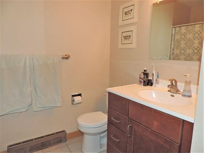 Building Photo - $2,200 | 3 Bedroom, 3 Bathroom House | Pet Friendly* | Available for August 1st, 2026 Move In!