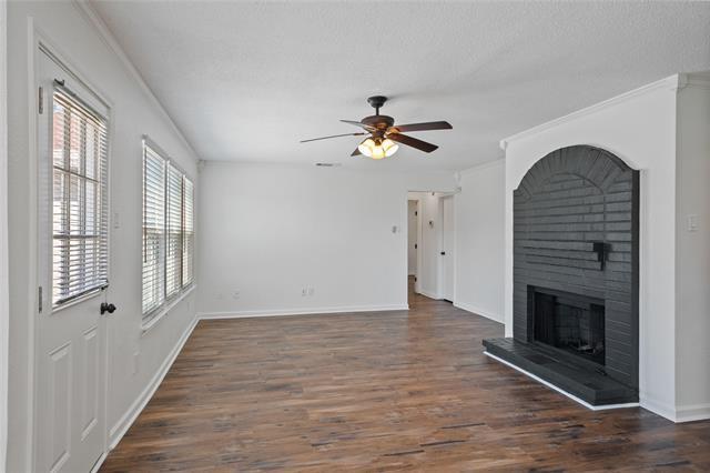 Building Photo - 2113 Live Oak Dr