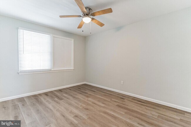 Building Photo - 1223 Simms Pl NE