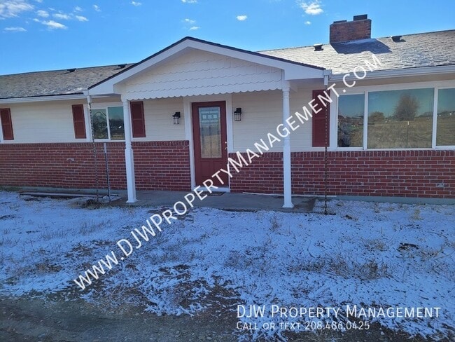 Primary Photo - 5200 S Black Cat Rd