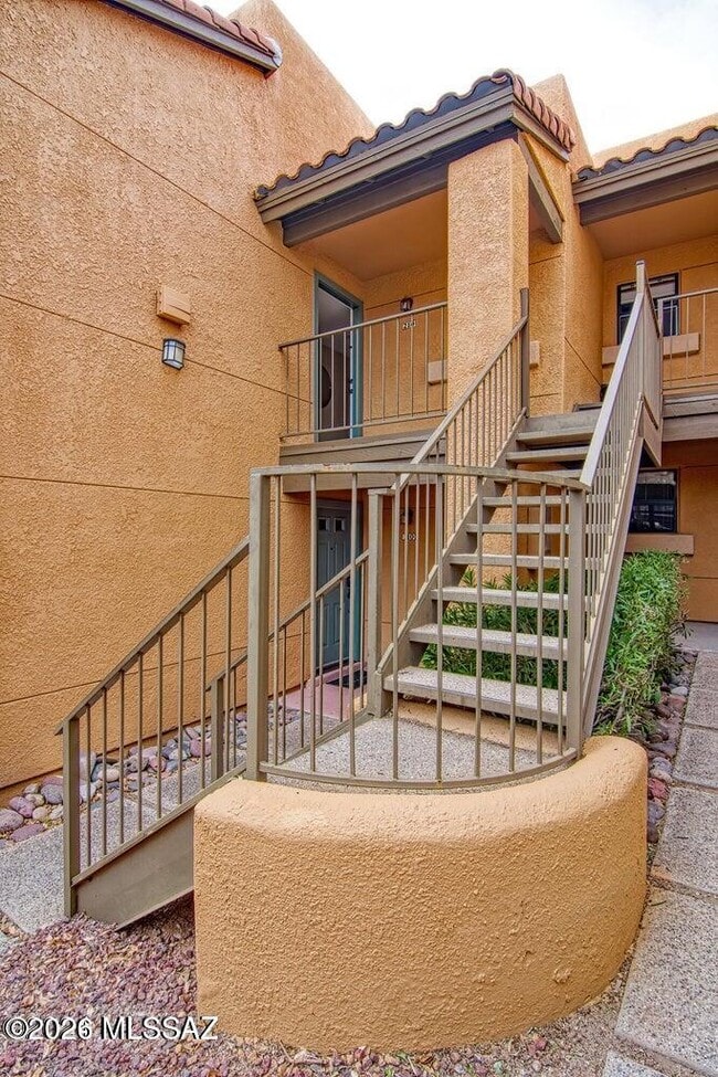 Building Photo - 6651 N Campbell Ave