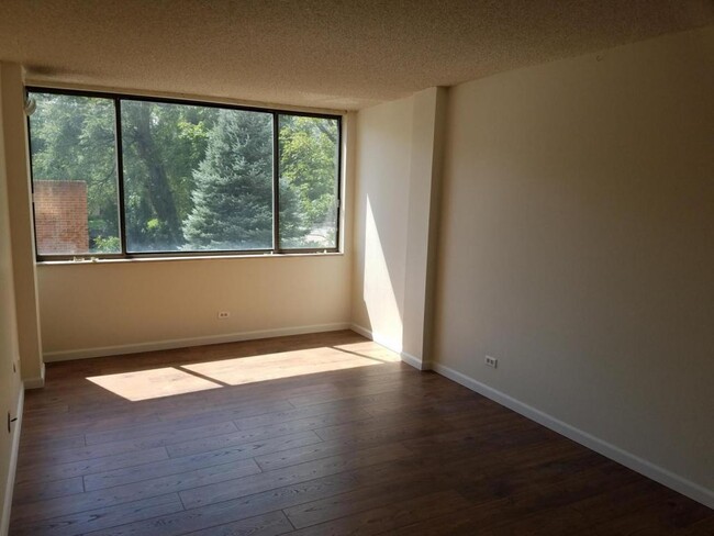 Building Photo - 1850 Folsom St., Unit 206