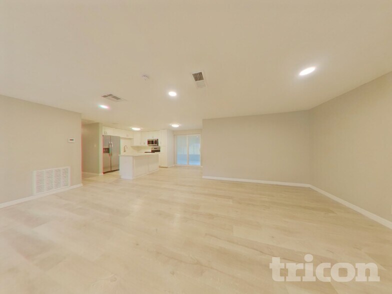 Building Photo - 1124 Jadewood Ave