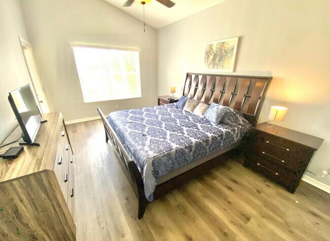 Building Photo - 9825 Perfect Dr
