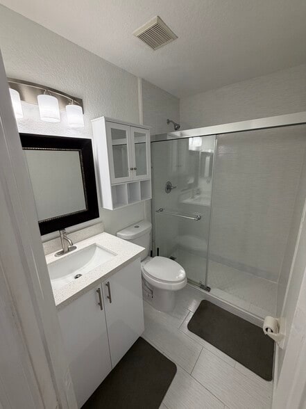 Building Photo - 8814 W Flagler St