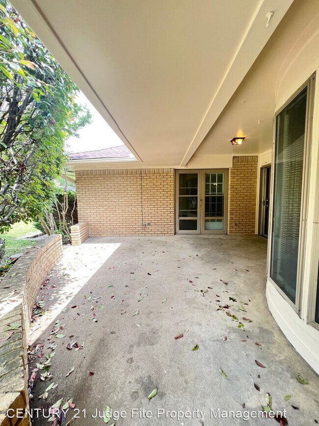 Building Photo - 4 br, 3 bath House - 935 Rock Canyon Drive