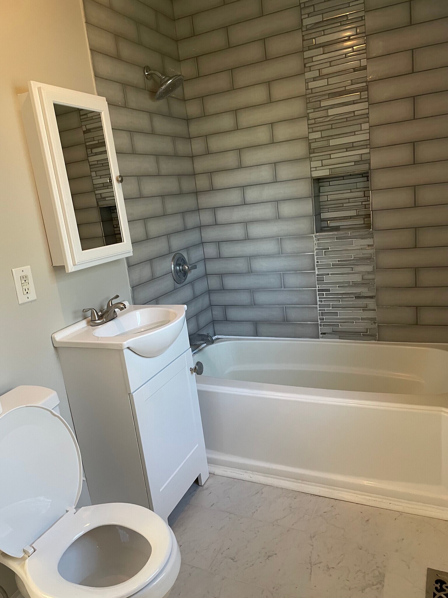 Downstairs Bathroom - 117 Depot St