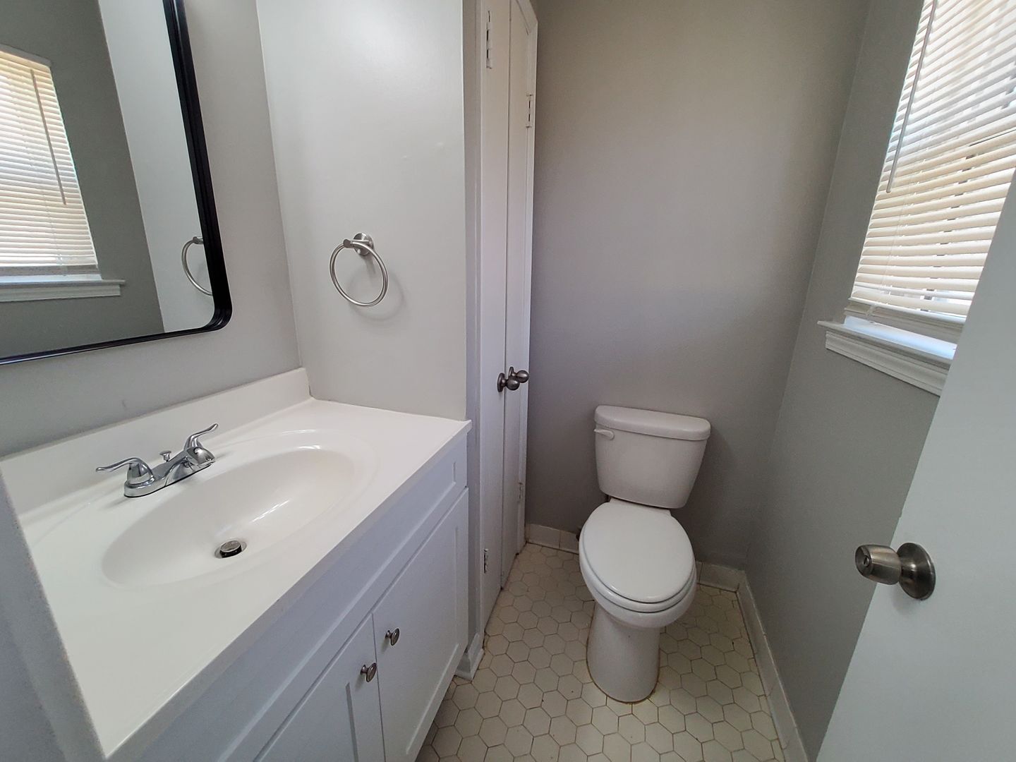 Building Photo - 5233 Breckenwood Dr