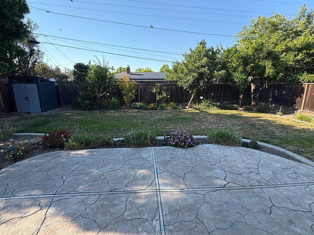 Building Photo - 1695 Merrill Dr