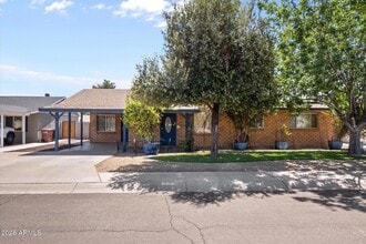 Building Photo - 2219 N 74th Pl