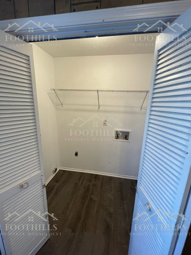Building Photo - Newly Renovated 3-Bed, 2-Bath Brick Home