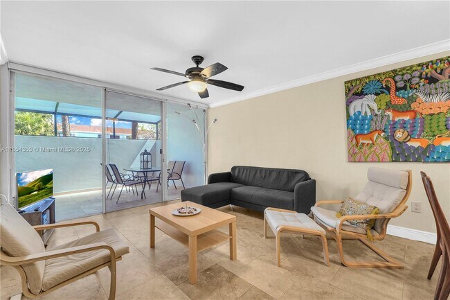 Building Photo - 10825 SW 112th Ave