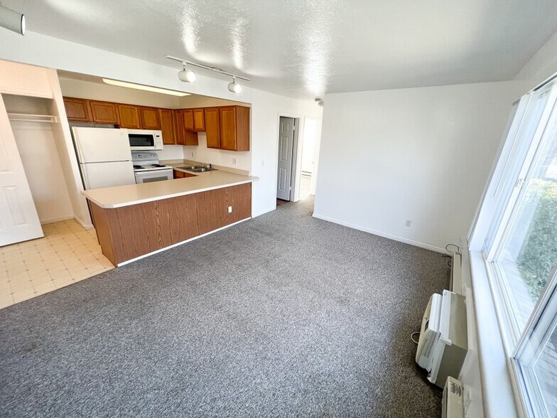Building Photo - 717 S 600 E