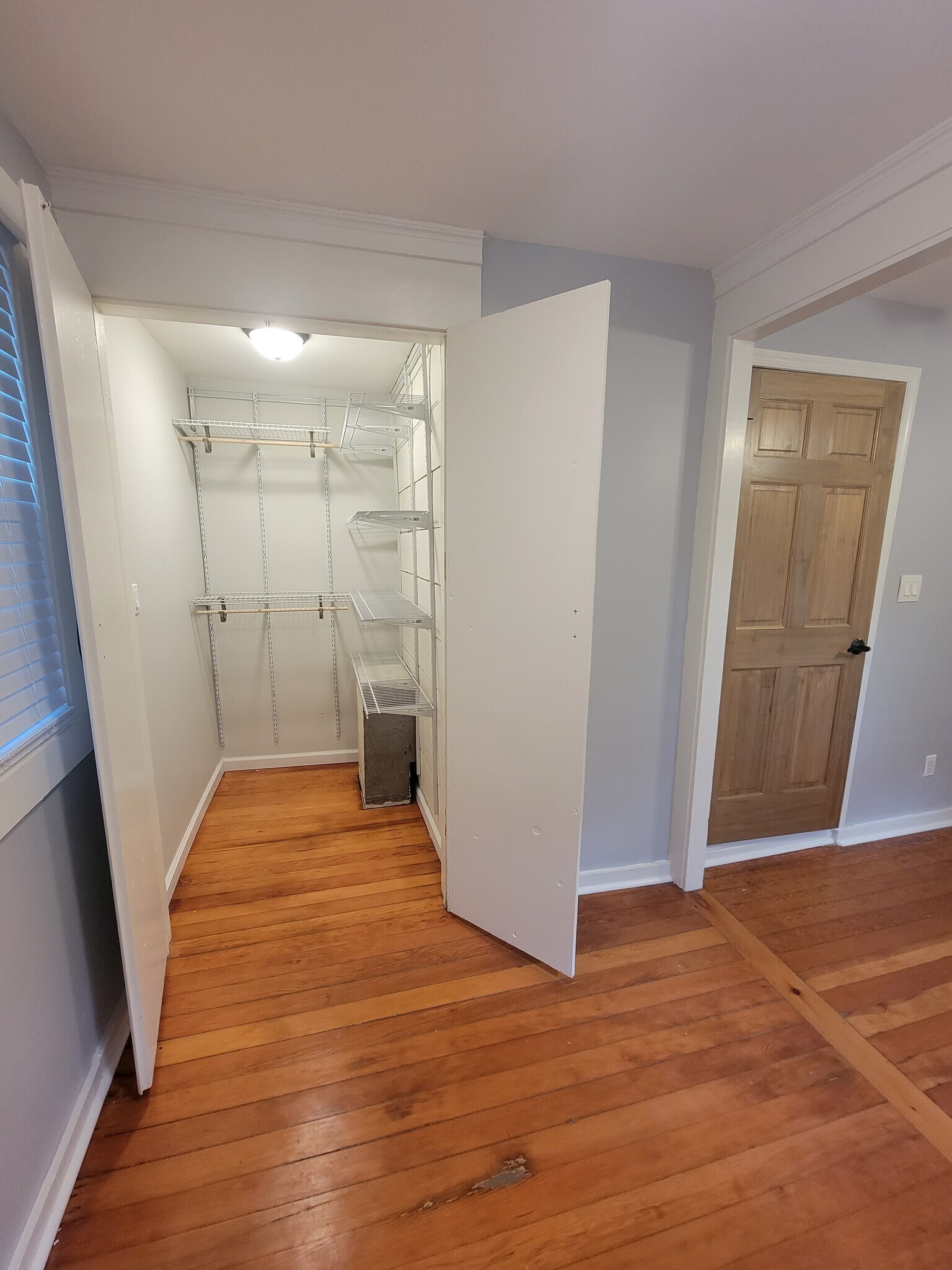 Walk in Closet - 218 Chatham Ave