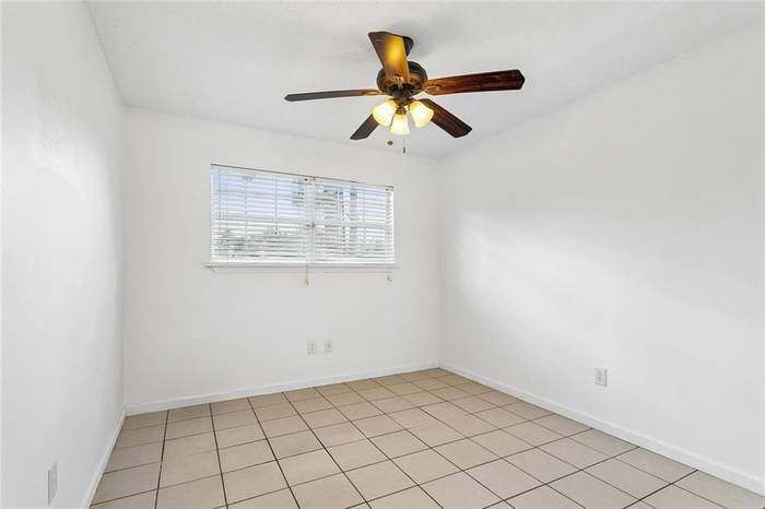 Building Photo - 202 Almond Creek Rd