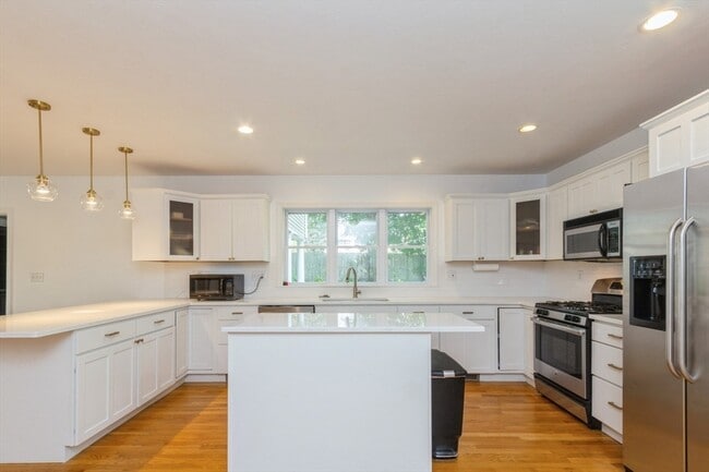 Building Photo - 37 Philbrick Rd