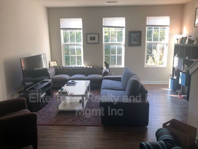 Building Photo - 9118 Oban Passage Dr