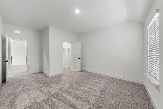 Building Photo - 3405 Charade Dr