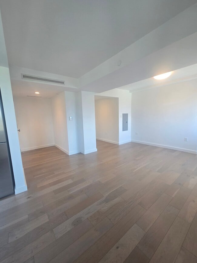 Building Photo - 107 Columbia Heights