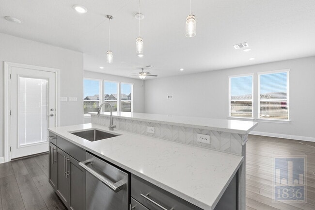 Building Photo - 555 Purple Heart Dr