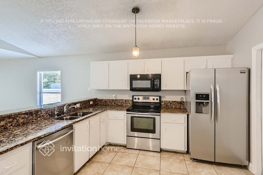 Building Photo - 210 Banbury Pl