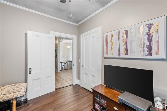 Building Photo - 563 Putnam Pike