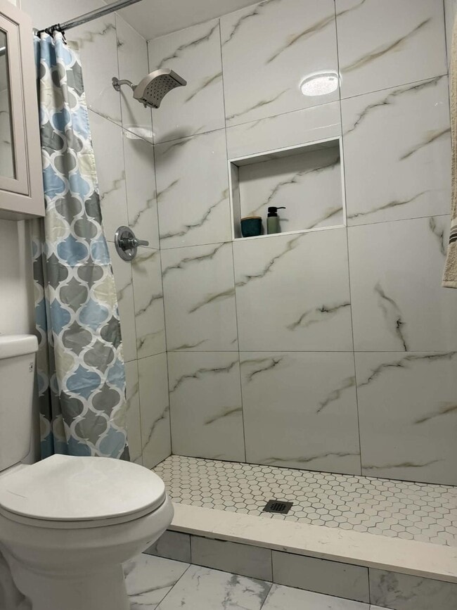 Building Photo - 17130 127th Dr N