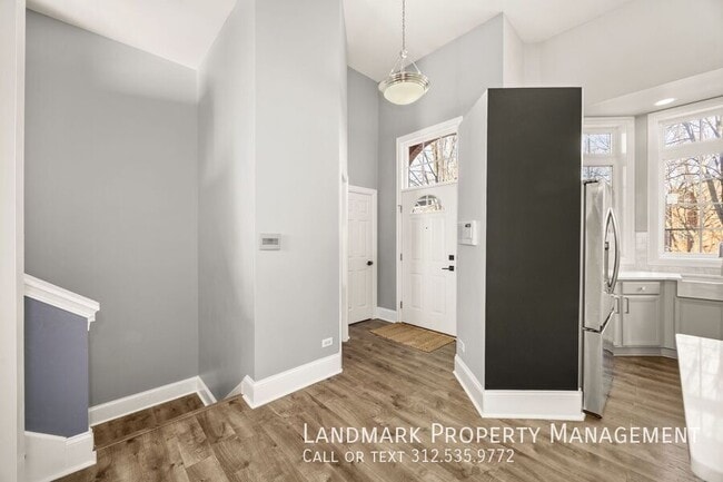 Building Photo - 6431 W 64th Pl