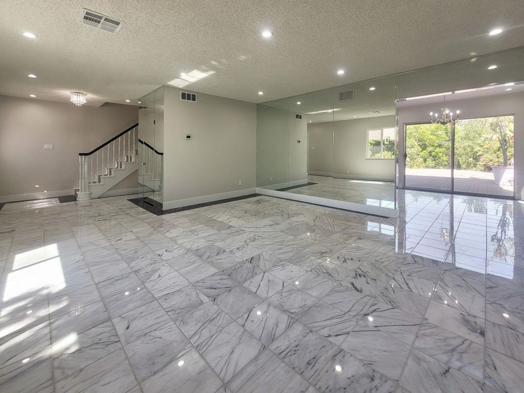 Building Photo - 151 W Hillside St