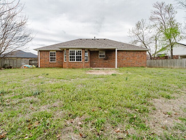 Building Photo - 2110 SE Atherton Cir