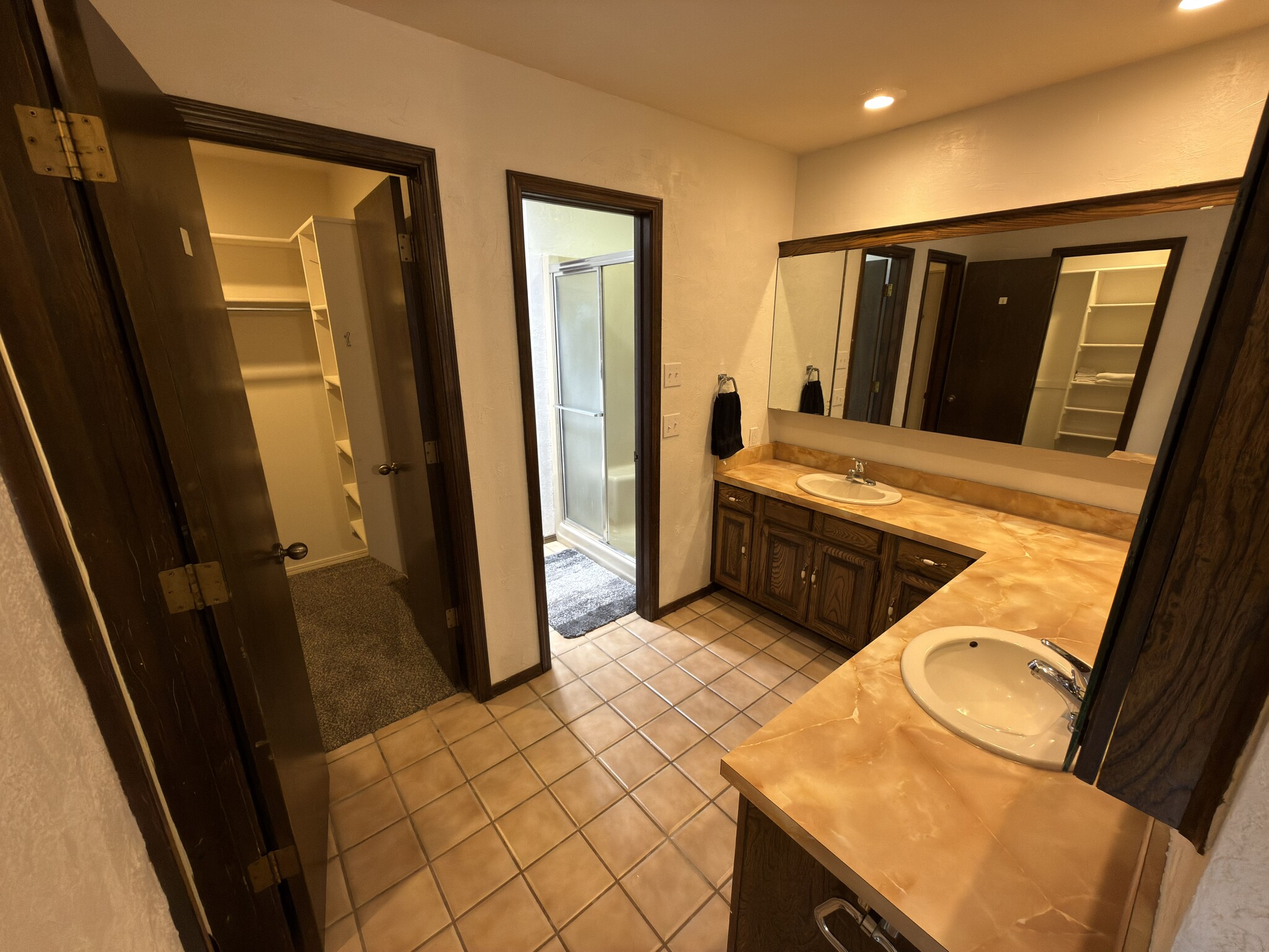 Master Bathroom - 2105 Appomattox