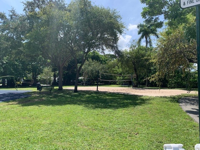 Building Photo - 7901 SW 64th Ave