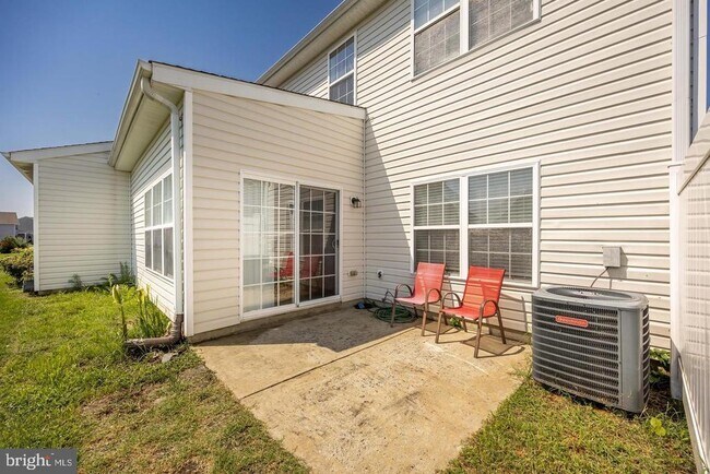 Building Photo - 9549 Wedge Way
