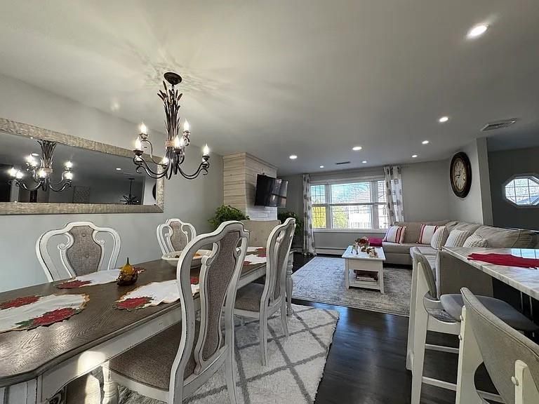 Building Photo - 83 Whiting St