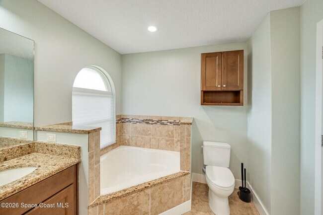 Building Photo - 645 Caiman St
