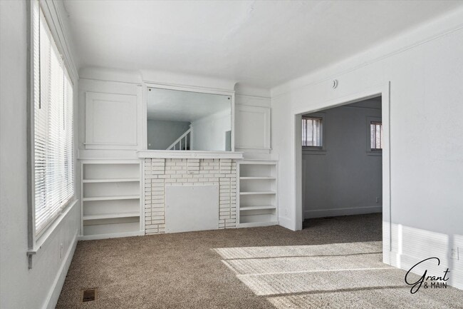 Building Photo - 2 bedroom $1200