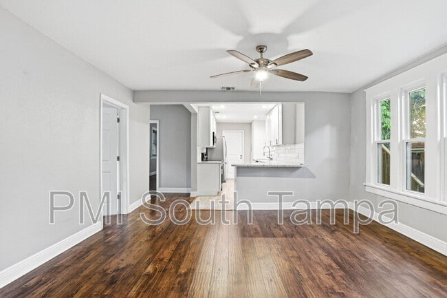 Building Photo - 203 W Emma St