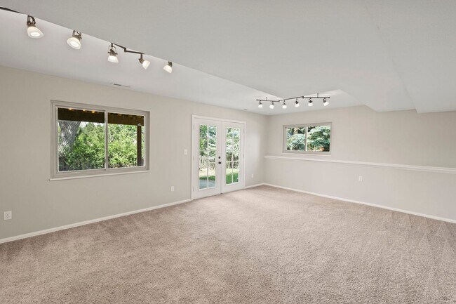 Building Photo - Great 4 Bedroom D20 Rockrimmon Home