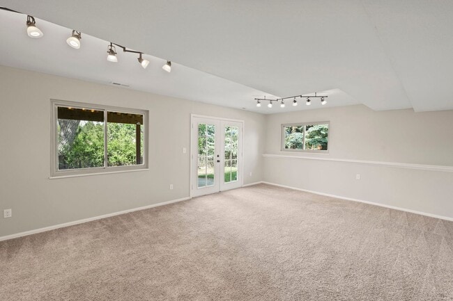 Building Photo - REMODELED ROCKRIMMON RETREAT | 4BD + OFFICE - Security Deposit Waiver Available